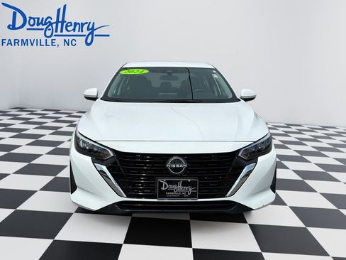 Used 2024 Nissan Sentra SV FWD image 8