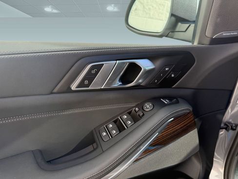 Used 2026 BMW X5 sDrive40i w/ Climate Comfort Package image 11