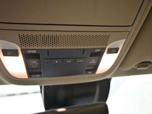 Used 2020 Acura MDX SH-AWD image 17