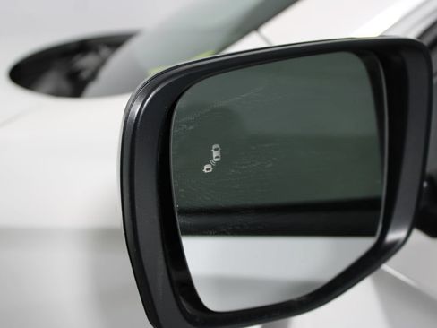 Used 2023 Honda Pilot Sport image 10