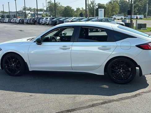 Used 2024 Honda Civic Sport image 2
