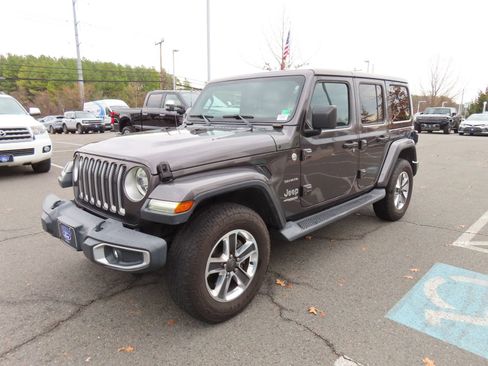 Used 2018 Jeep Wrangler Unlimited Sahara w/ LED Lighting Group image 3