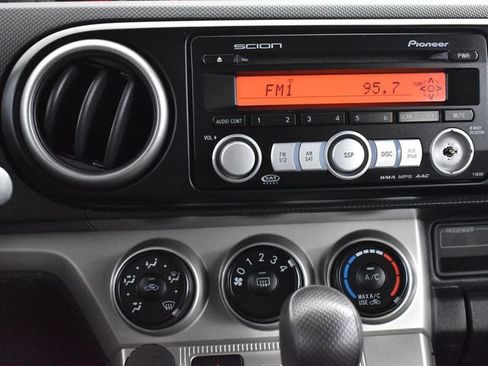 Used 2008 Scion xB FWD image 12