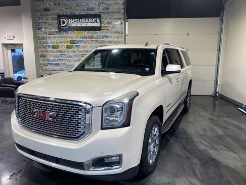 Used 2015 GMC Yukon XL Denali w/ Touring Package AWD/4WD image 6