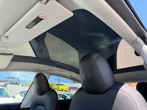 Used 2021 Tesla Model Y Long Range image 15