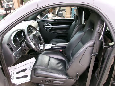 Used 2003 Chevrolet SSR w/ Preferred Equipment Group image 12