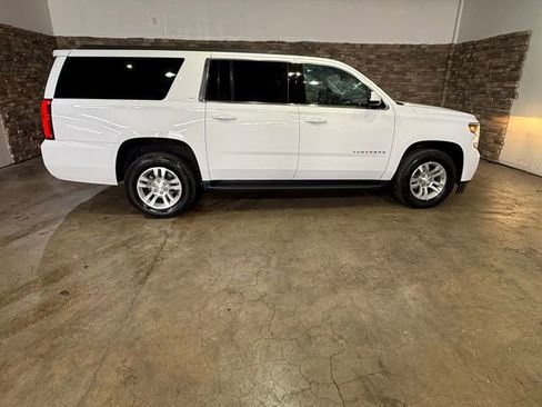 Used 2019 Chevrolet Suburban LT AWD/4WD image 4