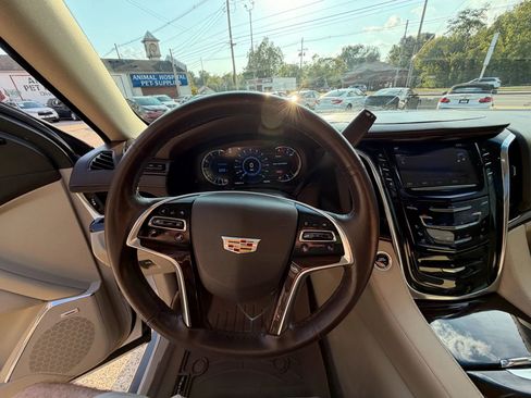 Used 2016 Cadillac Escalade Premium image 19