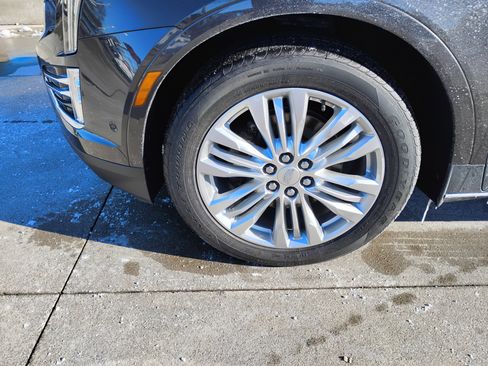 Used 2019 Cadillac XT5 Premium Luxury w/ Driver Assist Package image 23