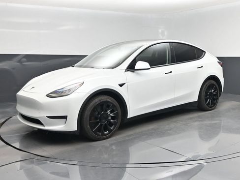 Used 2021 Tesla Model Y Long Range AWD/4WD image 22