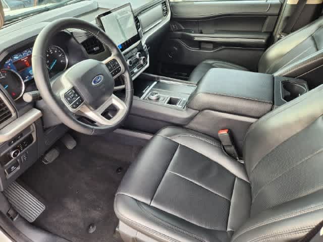 Used 2024 Ford Expedition XLT RWD image 2