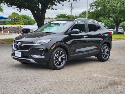 Used 2022 Buick Encore GX Select w/ Advanced Technology Package FWD image 2