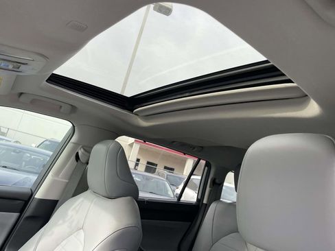 Used 2021 Toyota Highlander XLE image 31