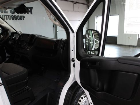 Used 2024 RAM ProMaster 2500 w/ Convenience Group FWD image 16