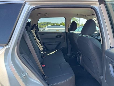 Used 2024 Nissan Rogue S AWD/4WD image 12