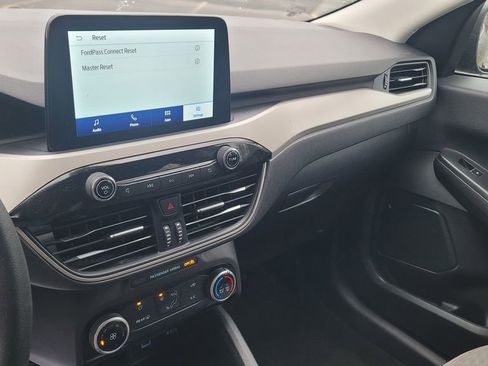 Used 2022 Ford Escape SE image 21