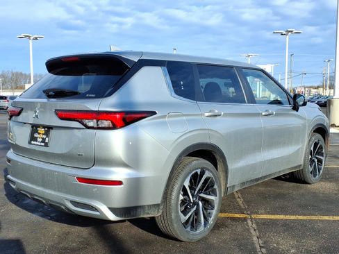 Used 2024 Mitsubishi Outlander SE image 11