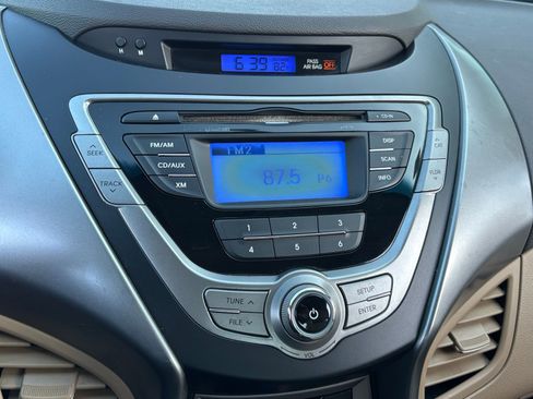 Used 2013 Hyundai Elantra GLS w/ Preferred Pkg FWD image 17