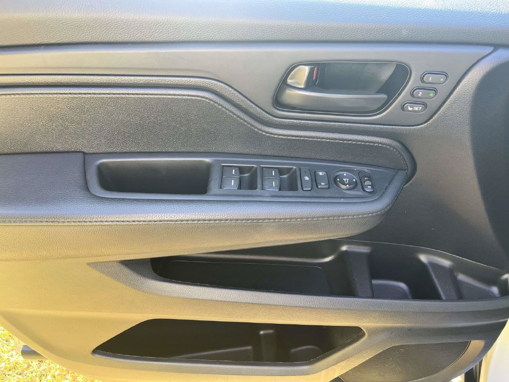 Used 2025 Honda Odyssey EX-L image 17