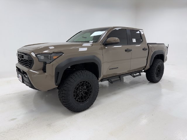 Used 2026 Toyota Tacoma TRD Off-Road AWD/4WD image 5