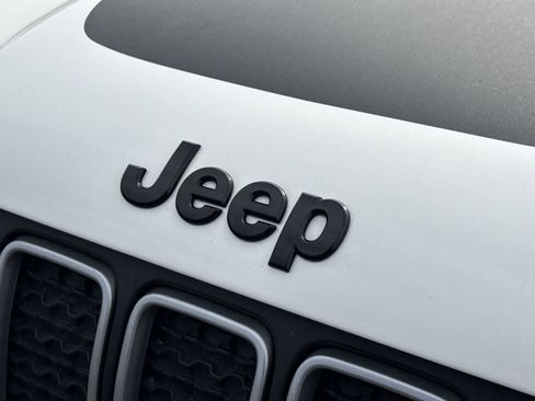 Used 2023 Jeep Renegade Latitude image 33