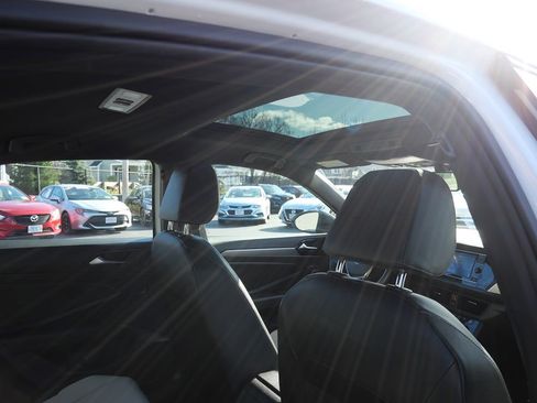 Used 2019 Volkswagen Jetta R-Line image 25