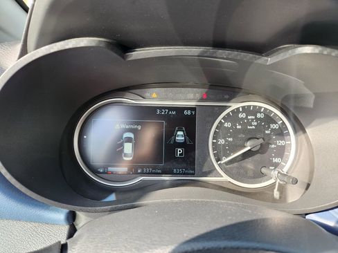 Used 2025 Nissan Versa SV FWD image 14