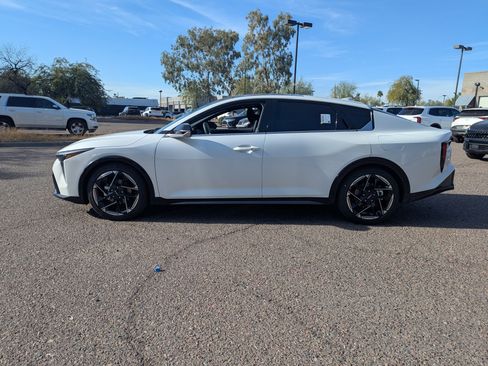 New 2025 Kia K4 GT-Line image 5