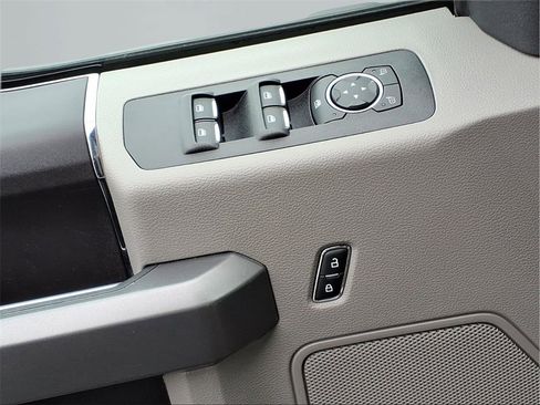 Used 2018 Ford F150 XLT image 17