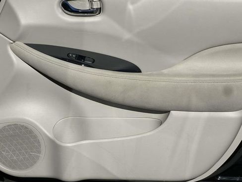 Used 2012 Nissan Leaf SL image 20