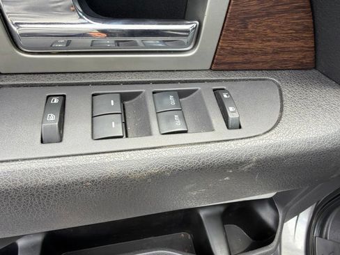 Used 2014 Ford F150 Lariat w/ Equipment Group 502A Luxury AWD/4WD image 18