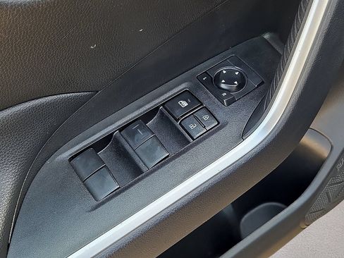 Used 2025 Toyota RAV4 LE AWD/4WD image 21