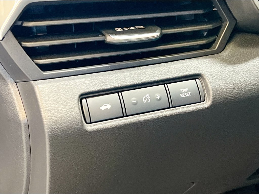 Used 2025 Nissan Altima 2.5 S FWD image 10