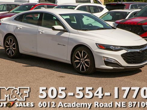 Used 2024 Chevrolet Malibu RS FWD image 1