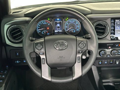 Used 2022 Toyota Tacoma TRD Sport w/ TRD Premium Sport Package AWD/4WD image 17
