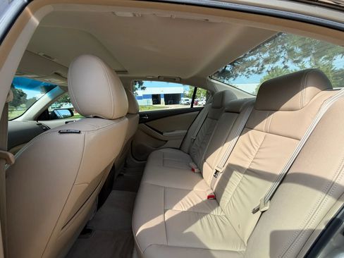 Used 2010 Nissan Altima 2.5 SL w/ SL Pkg FWD image 17