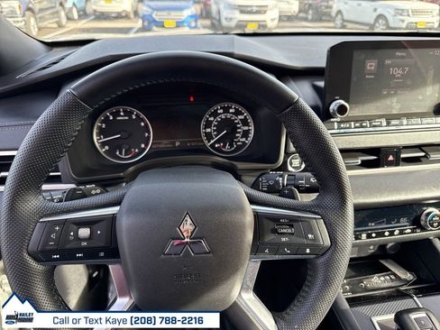 Used 2022 Mitsubishi Outlander SE image 14