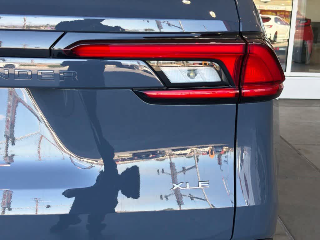 New 2026 Toyota Grand Highlander XLE FWD image 12