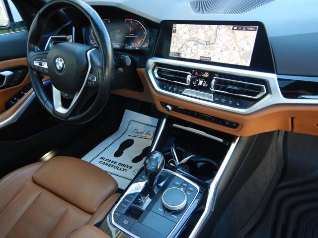 Used 2019 BMW 330i xDrive Sedan w/ Convenience Package AWD/4WD image 2