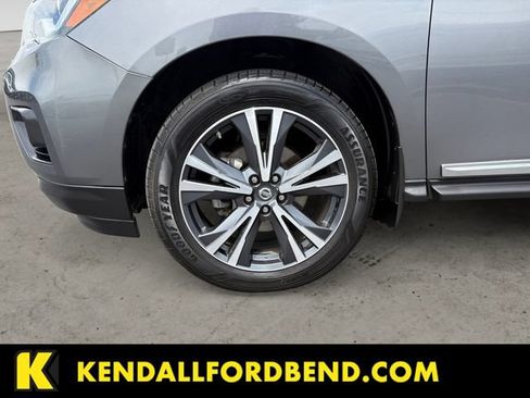 Used 2018 Nissan Pathfinder Platinum AWD/4WD image 14