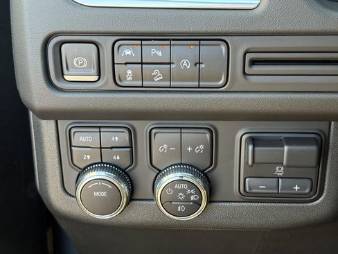 Used 2023 GMC Yukon AT4 w/ LPO, Floor Liner Package image 17