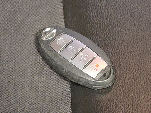 Used 2022 Nissan Rogue Sport SV image 32