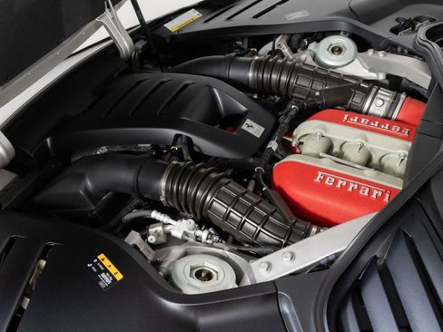 Used 2024 Ferrari Purosangue image 9