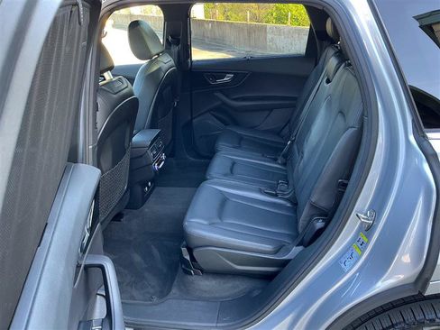 Used 2018 Audi Q7 3.0T Prestige w/ Prestige Package AWD/4WD image 29