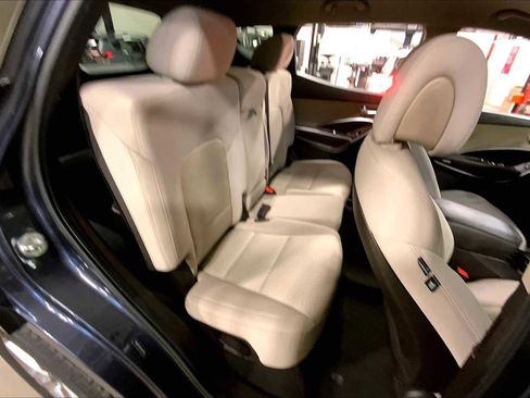Used 2018 Hyundai Santa Fe Sport image 19