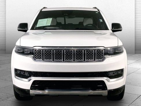Used 2025 Jeep Grand Wagoneer 4WD image 2