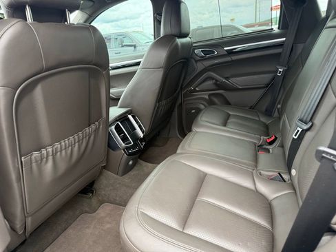 Used 2017 Porsche Cayenne Platinum Edition AWD/4WD image 18