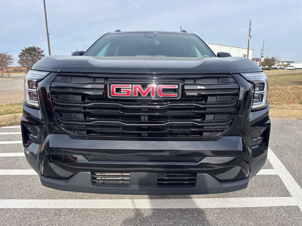 Used 2026 GMC Terrain Elevation w/ Elevation Premium Package FWD image 3