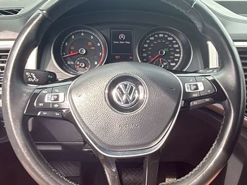 Used 2019 Volkswagen Atlas SE FWD image 16
