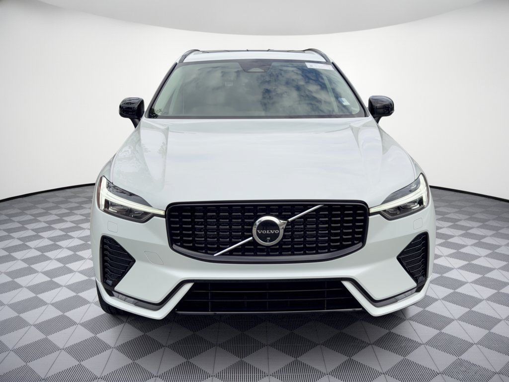 Used 2024 Volvo XC60 B5 Plus w/ Climate Package AWD/4WD image 6